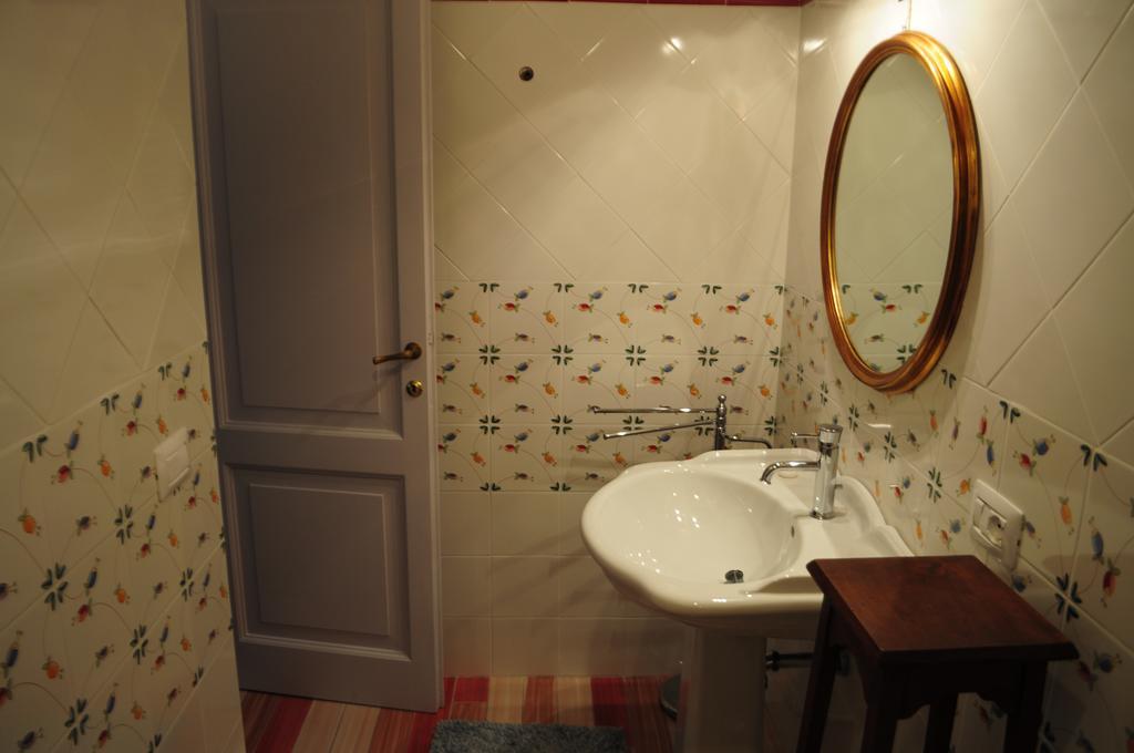 Bed and Breakfast Oberdan Ospitalita' Тоди Экстерьер фото